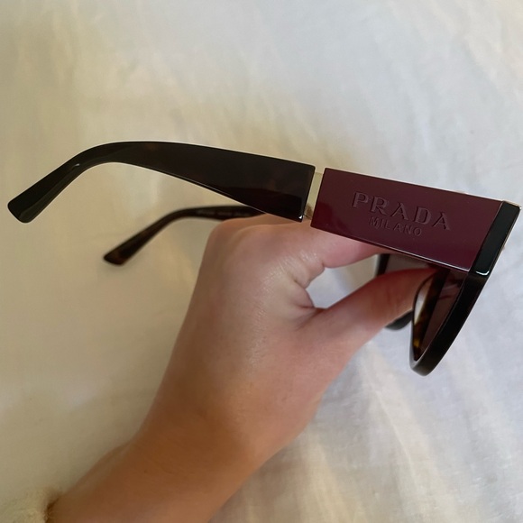 NWOT Prada Sunglasses PR 02WS SPR02WS 07C-0D1 Cherry/Havana W Gold Accent - Picture 5 of 6